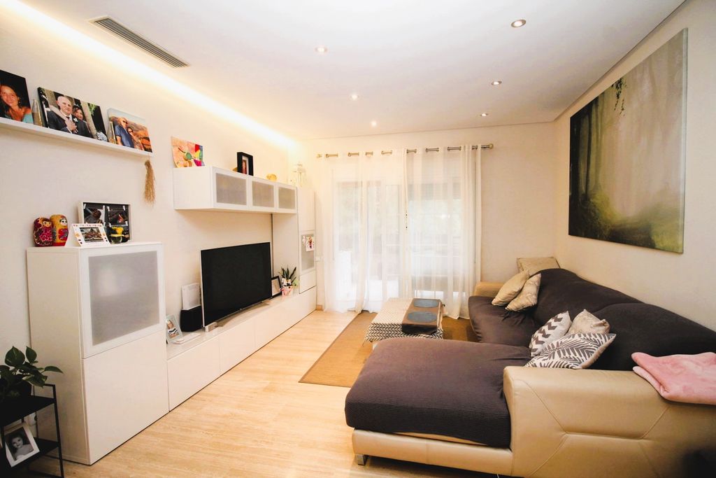 Property photo 3 of 20 7  80348.Jpg