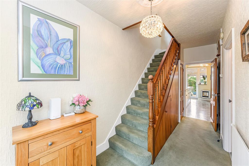 Property photo 2 of 22