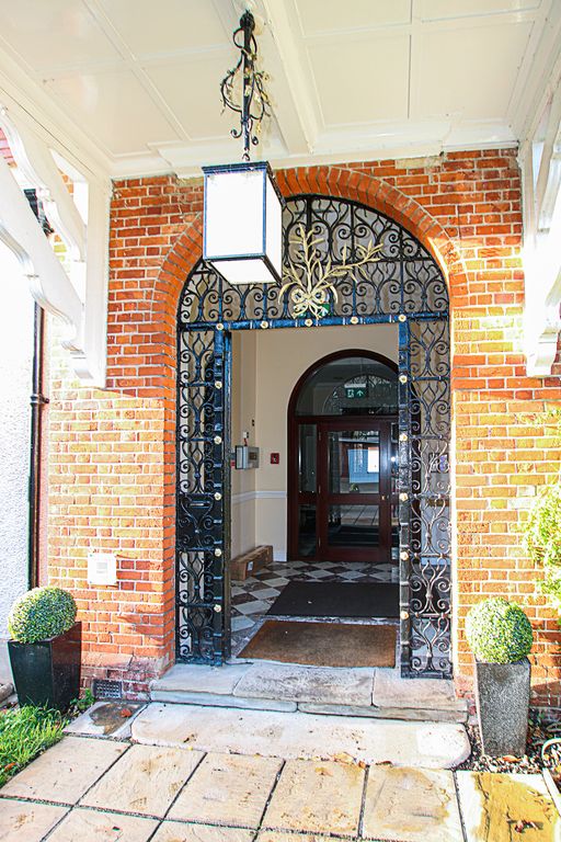 Property photo 2 of 16