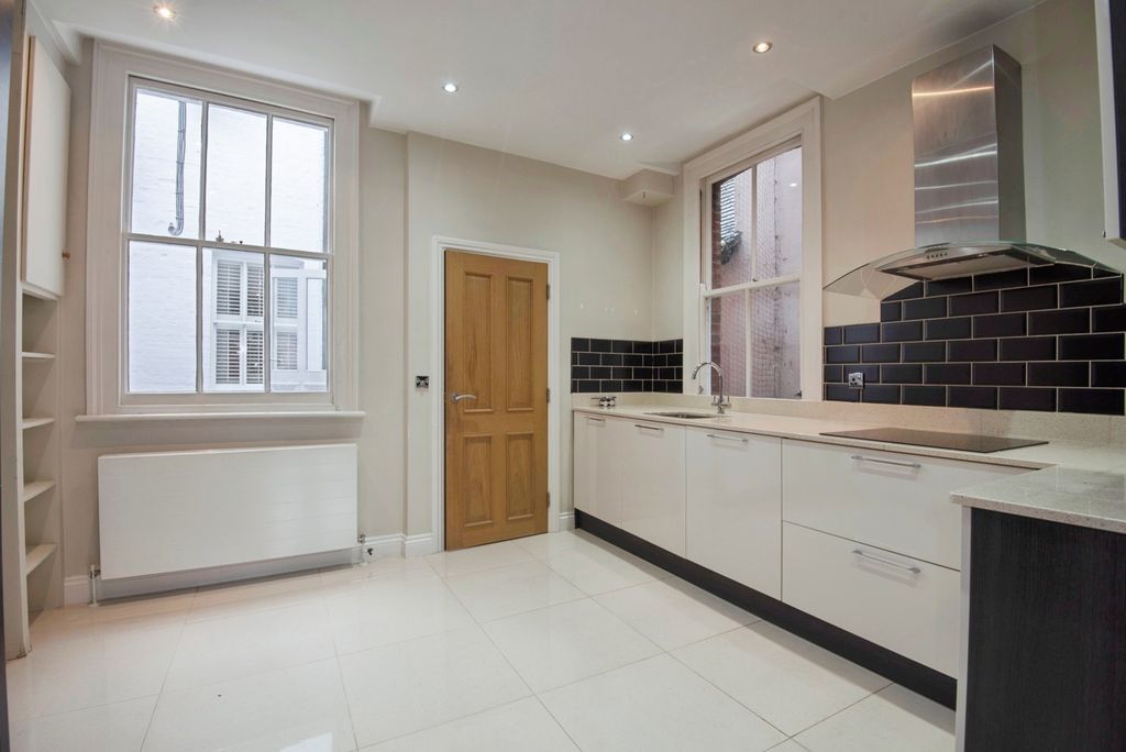 Property photo 2 of 25 Kitchen