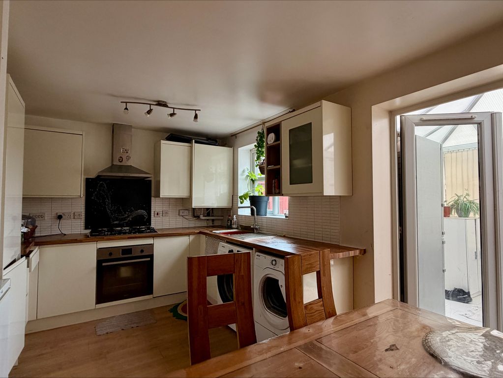 Property photo 3 of 11 Kitchen Diner