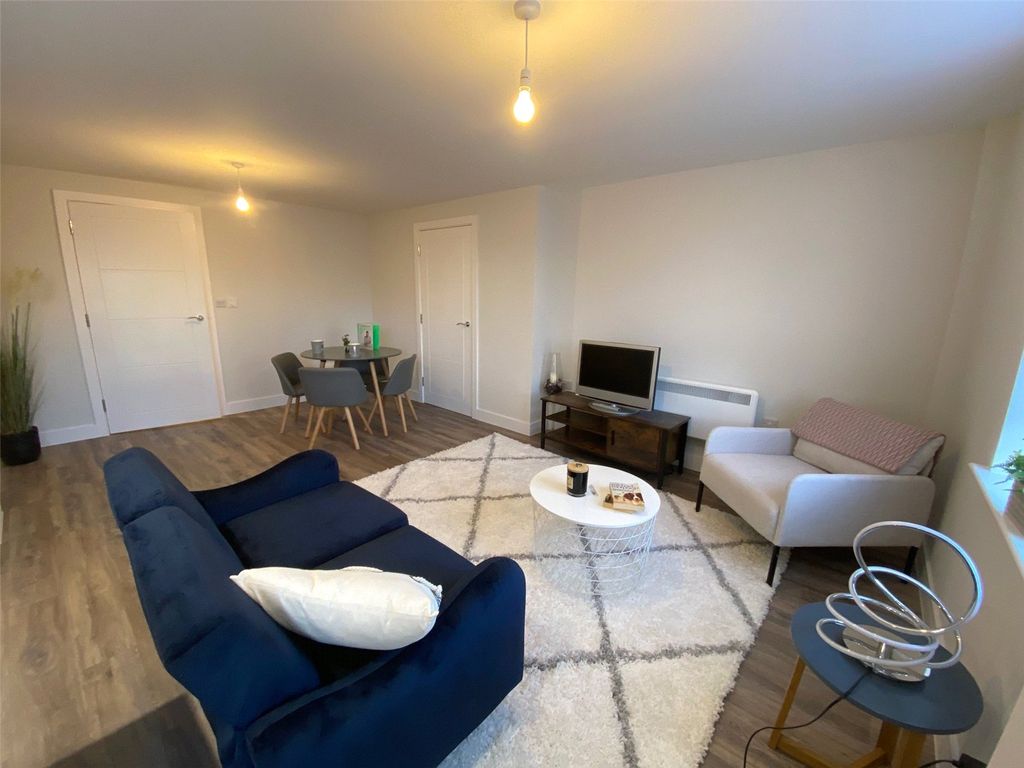 Property photo 3 of 10 Lounge