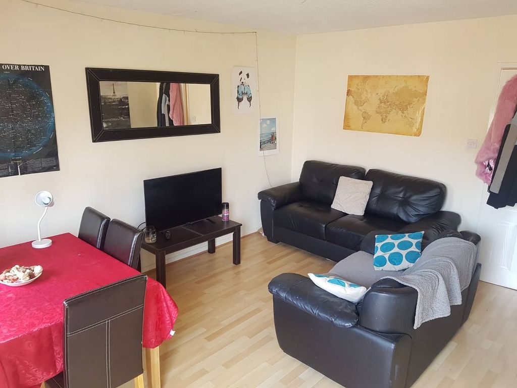 Property photo 2 of 15 Picture No. 08