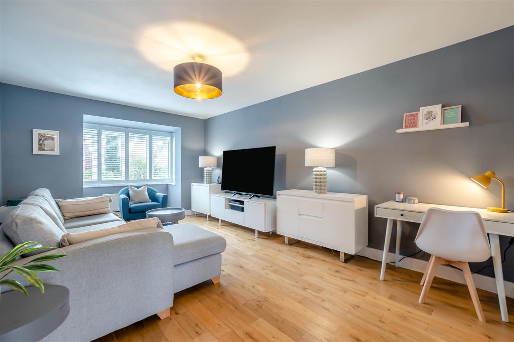 Property photo 3 of 24 8682789-Interior07.Jpg