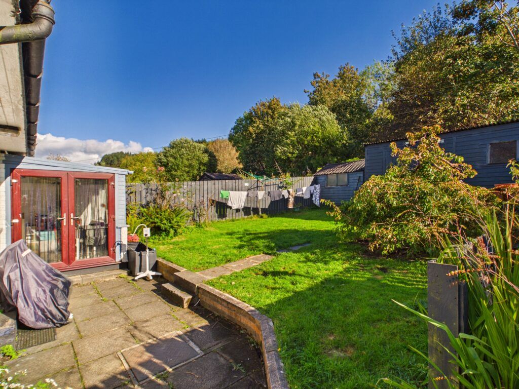 Property photo 2 of 27