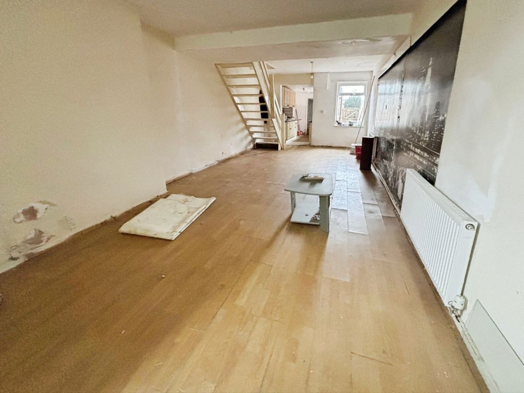 Property photo 3 of 8 Pbox-Img.Jpeg