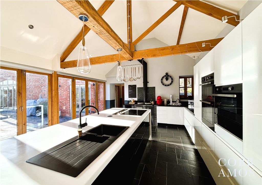 Property photo 3 of 41 Hi-Res-43.Jpg