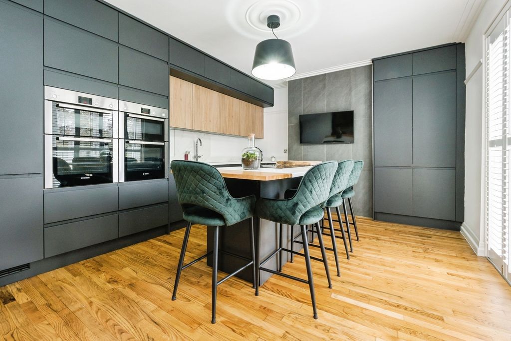 Property photo 3 of 45 Pbox-Img.Jpg