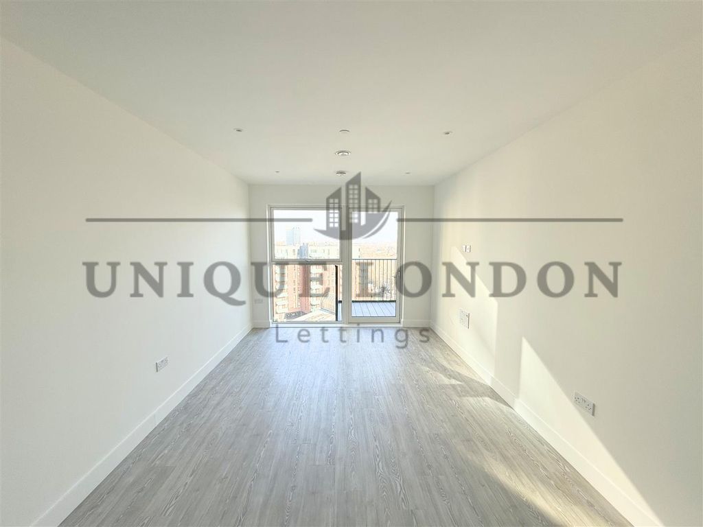 Property photo 2 of 11 483.Png