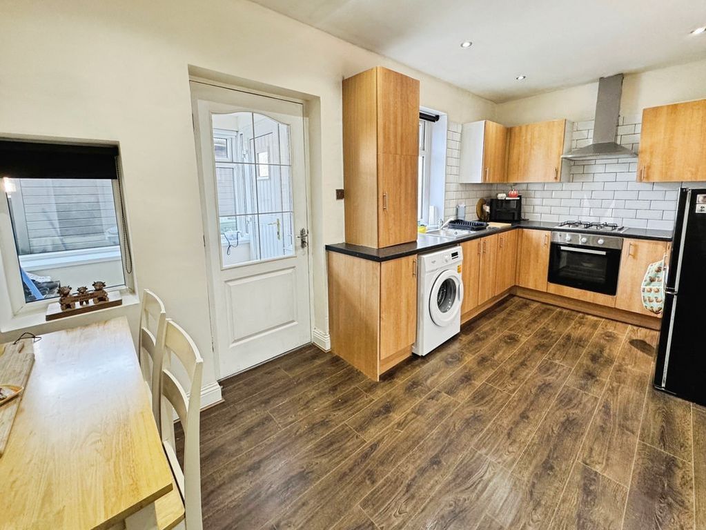 Property photo 3 of 6 Photo 4