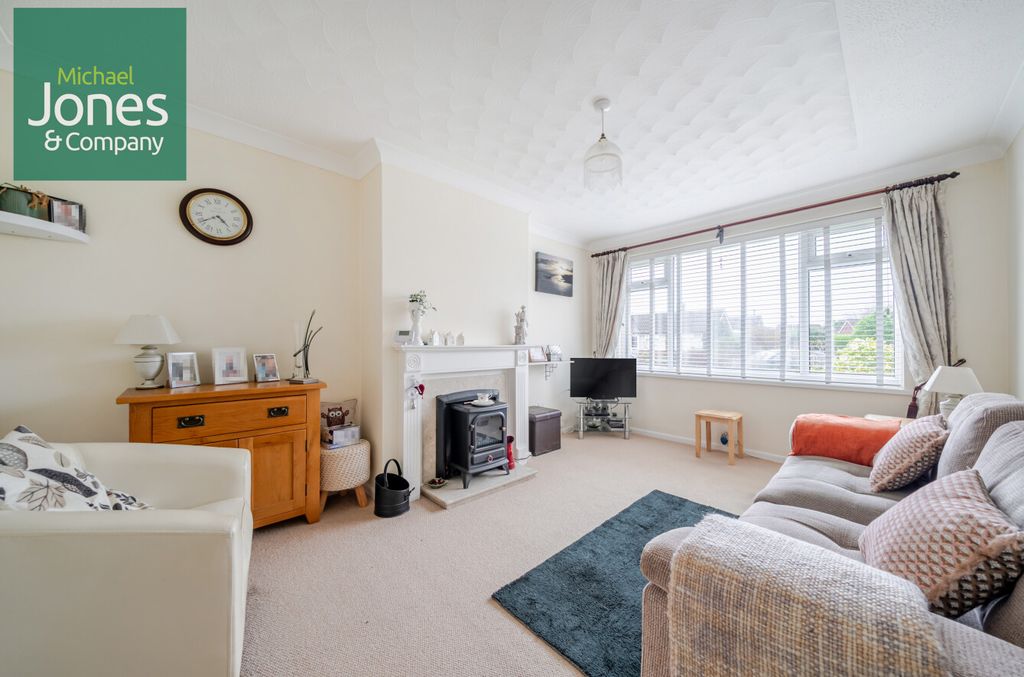 Property photo 3 of 72 d29Dfb54-A1ba-4De...