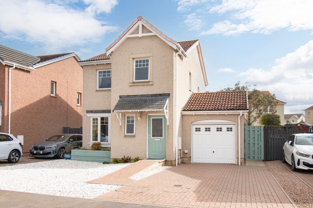 Property photo 1 of 40
