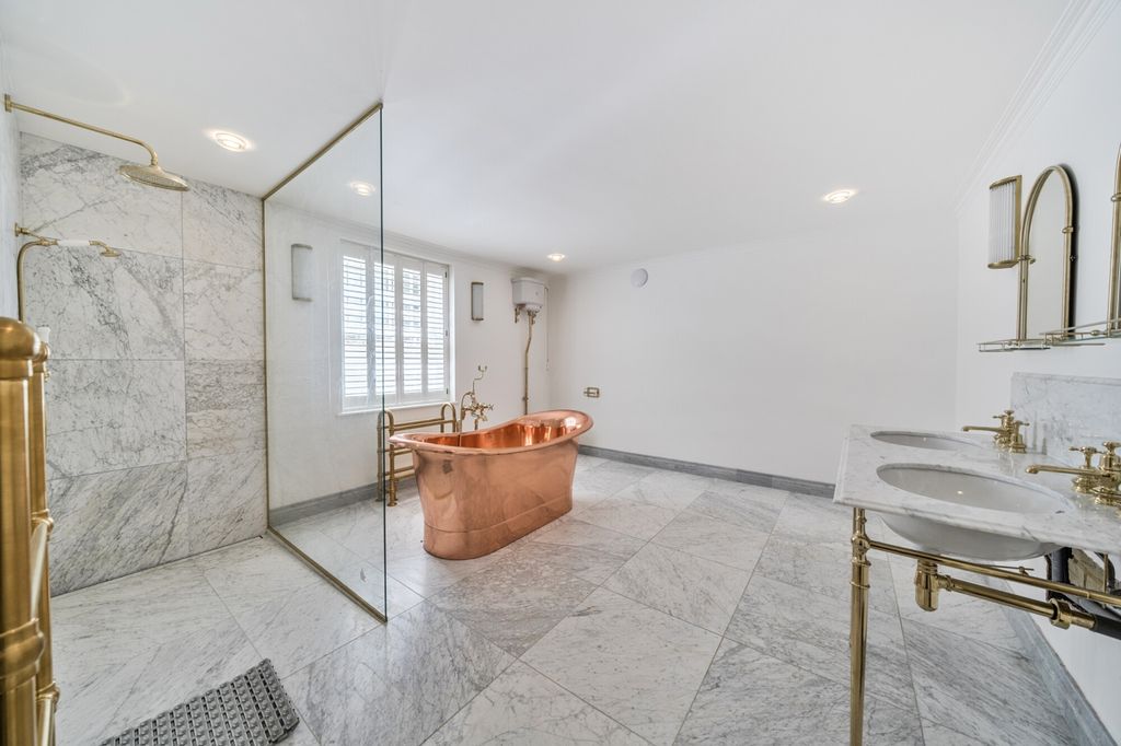 Property photo 3 of 18 1336004-11-6899Eb...