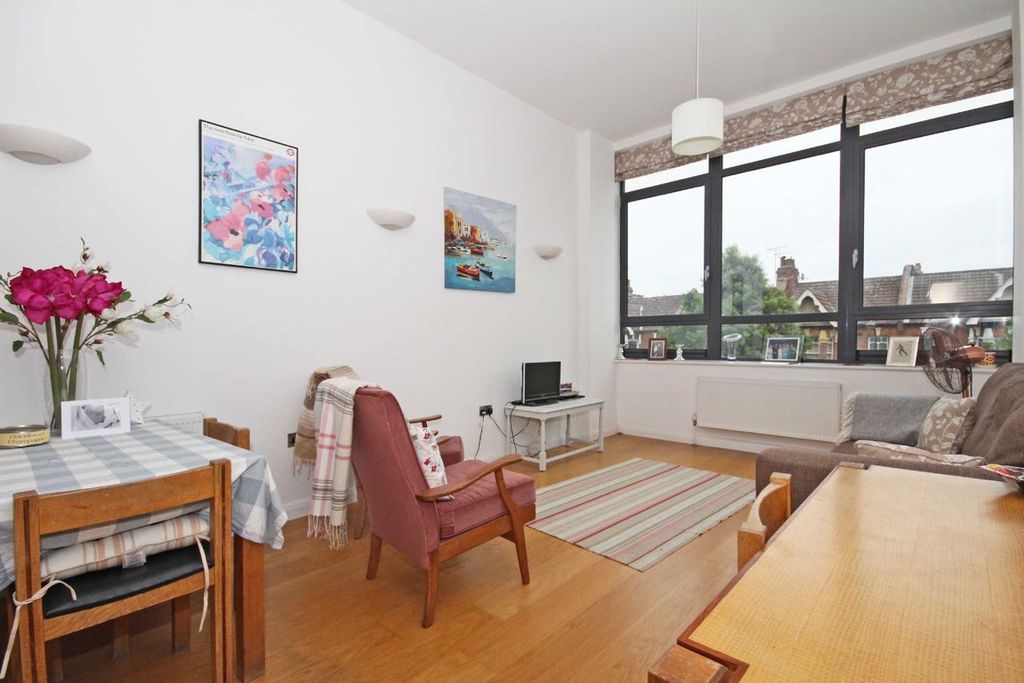 Property photo 2 of 4