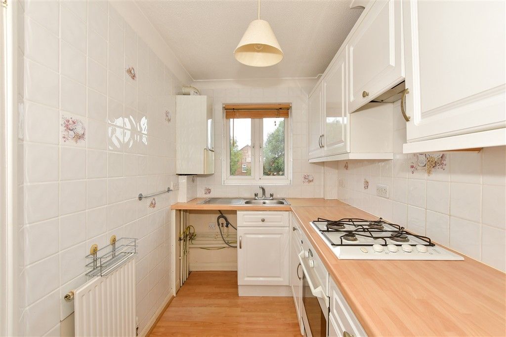 Property photo 3 of 9 Kitchen