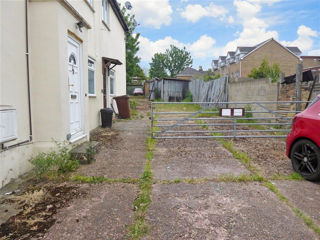 Property photo 1 of 6 Cross Street Land 2