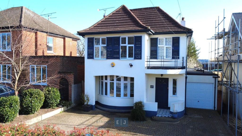 Property photo 1 of 27