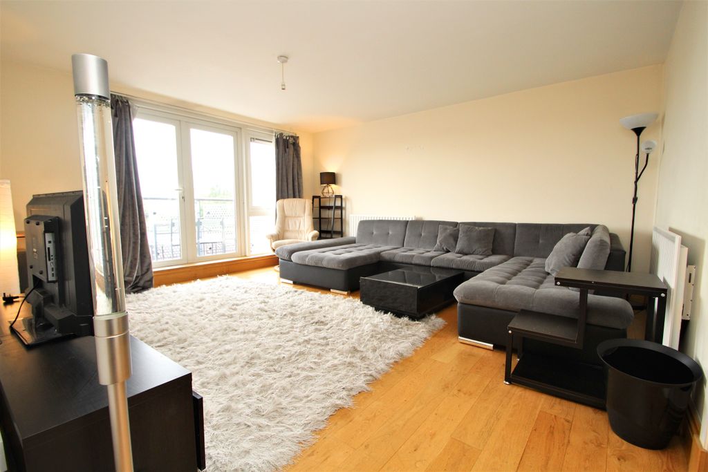 Property photo 3 of 9