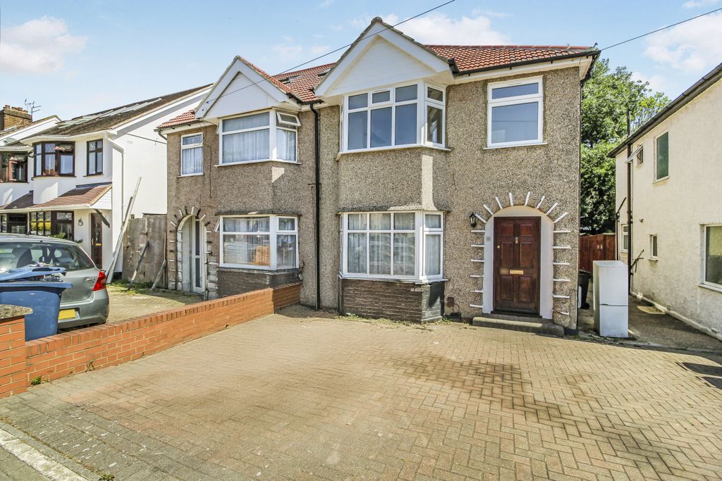 Property photo 1 of 16 Four Bedroom Semi Detached House To Rent