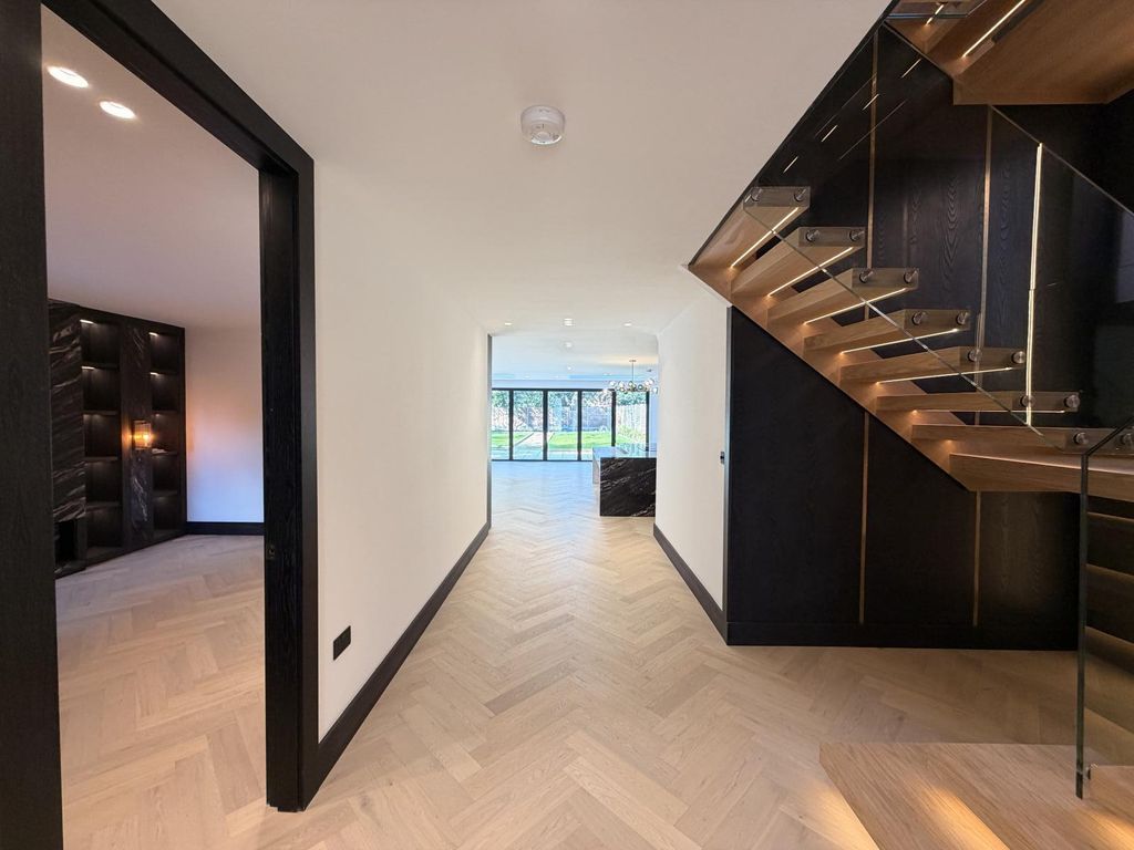 Property photo 2 of 22 Gallery