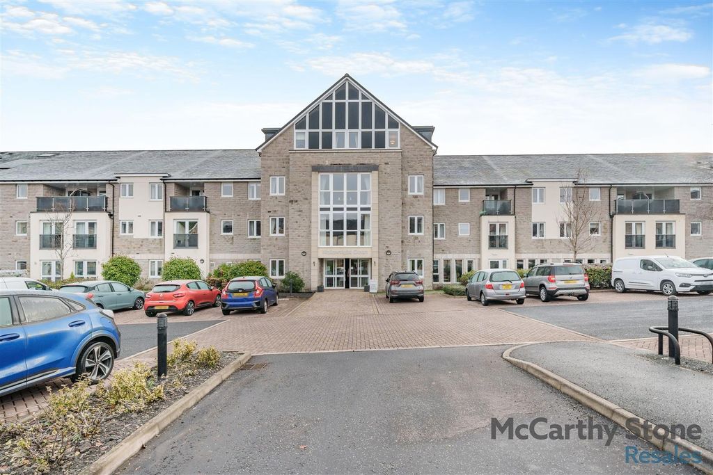 Property photo 1 of 25 8628269-Exterior01.Jpg