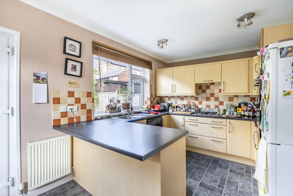 Property photo 3 of 14 Kitchen