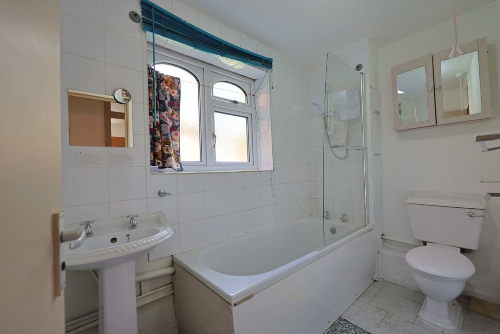Property photo 3 of 5 3826424