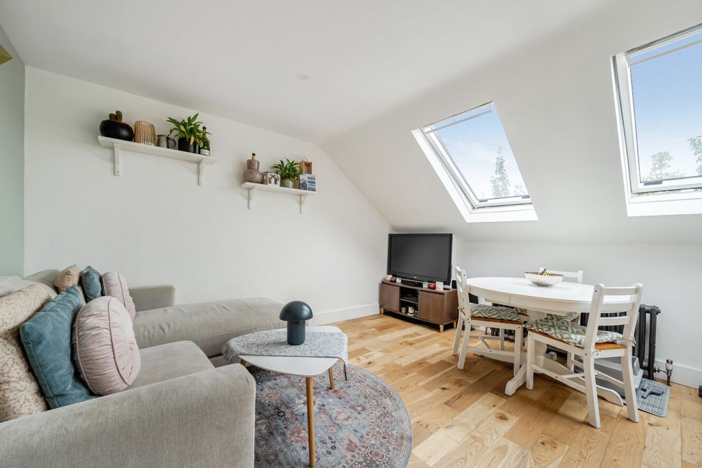Property photo 2 of 11 1485849-7-6A43B0E...