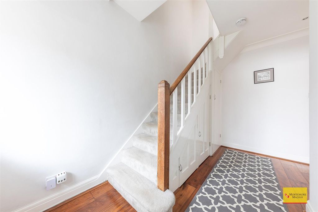 Property photo 2 of 33 003.Jpg