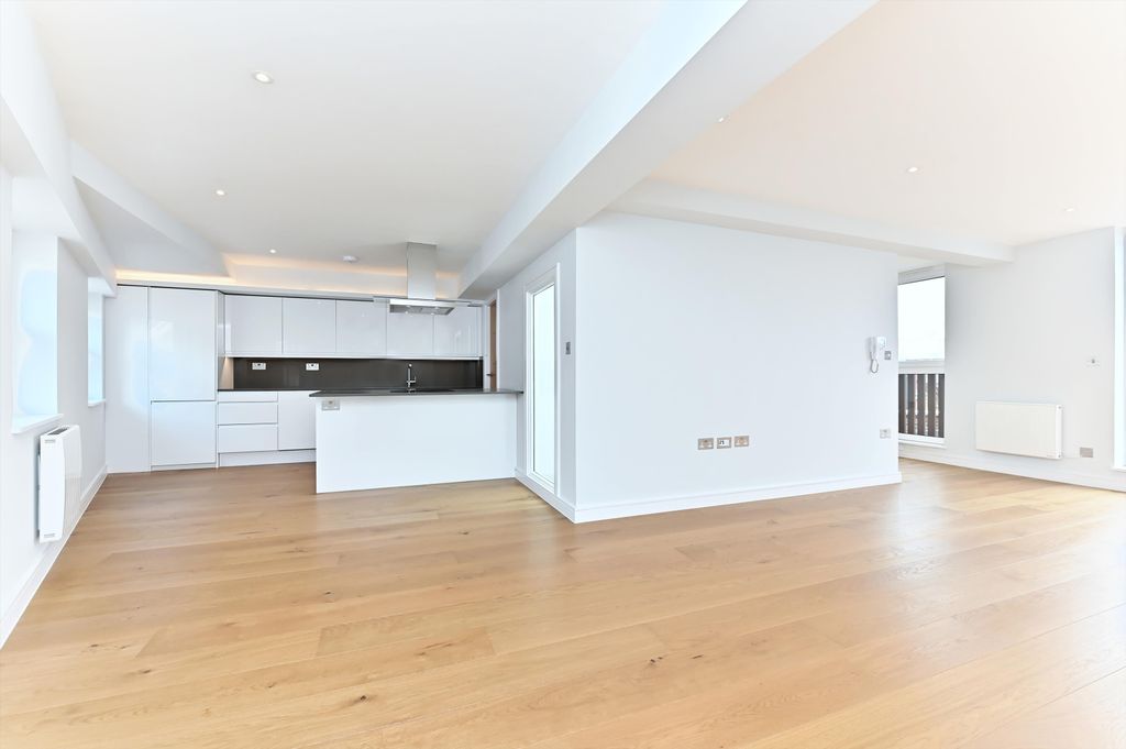 Property photo 1 of 16 Image