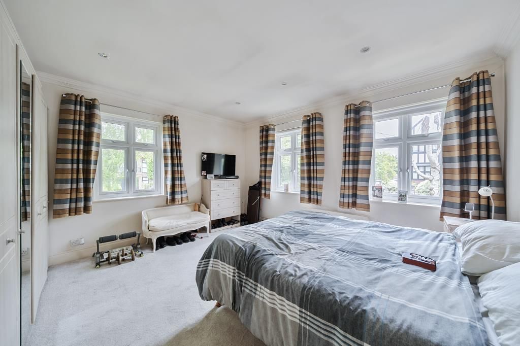 Property photo 2 of 20 Bedroom