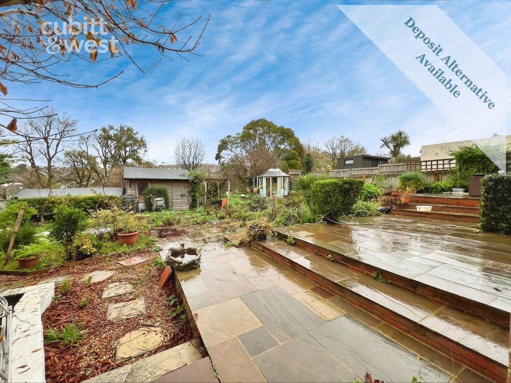 Property photo 2 of 9 Garden