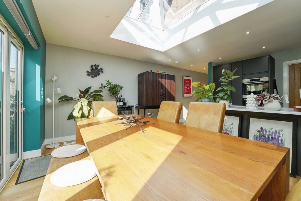 Property photo 3 of 15 Pbox-Img.Jpg