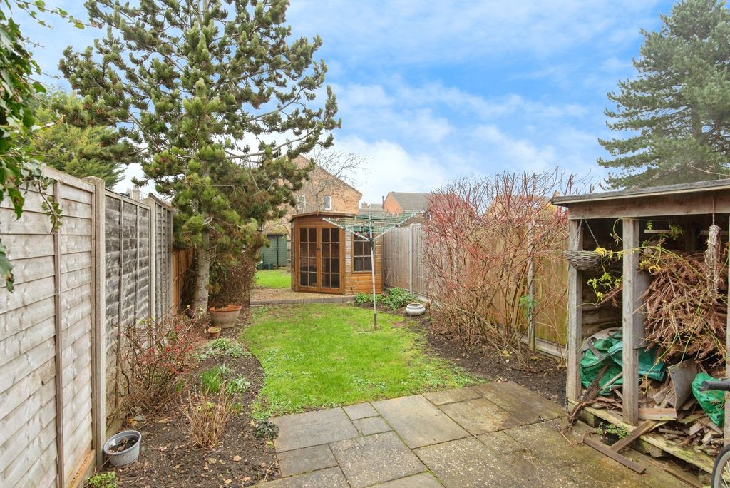 Property photo 2 of 18 Garden