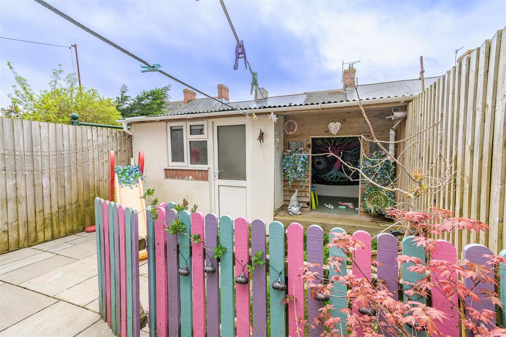 Property photo 2 of 25 Rear Garden