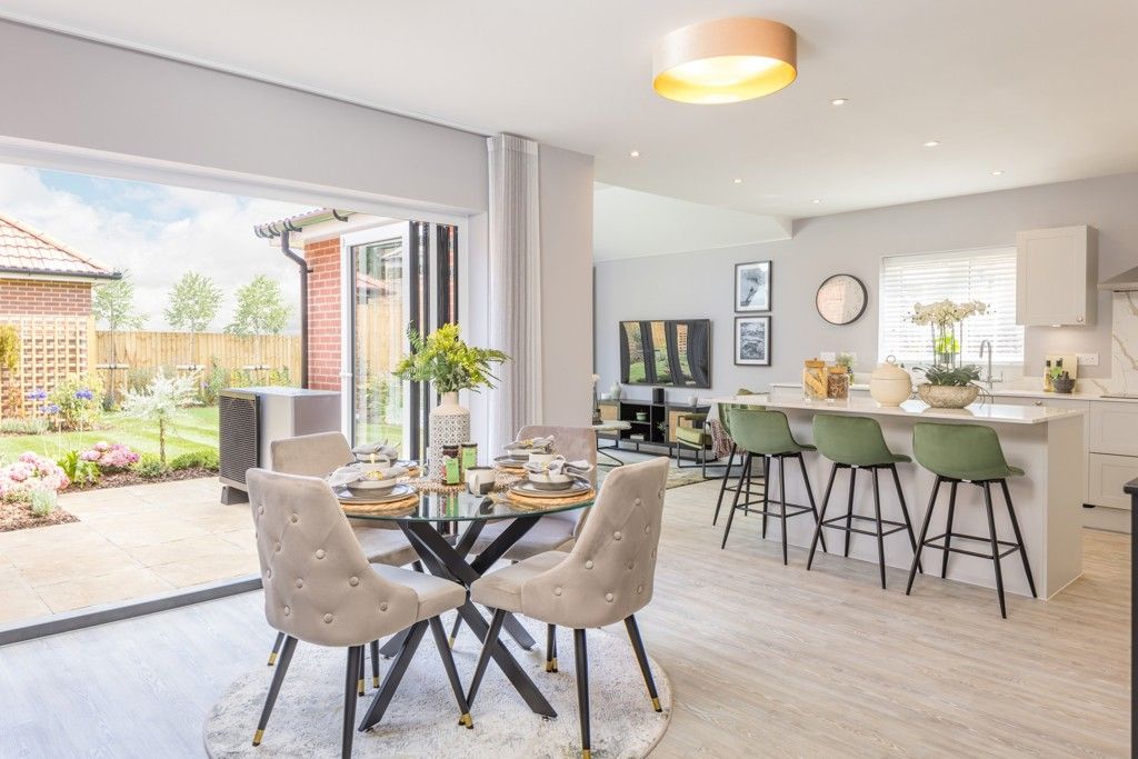 Property photo 2 of 15 Knights Grove, Newbury
