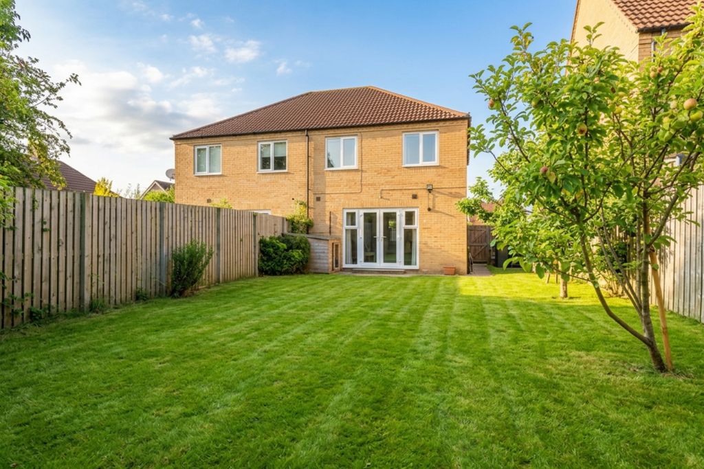 Property photo 1 of 12 Rear Garden