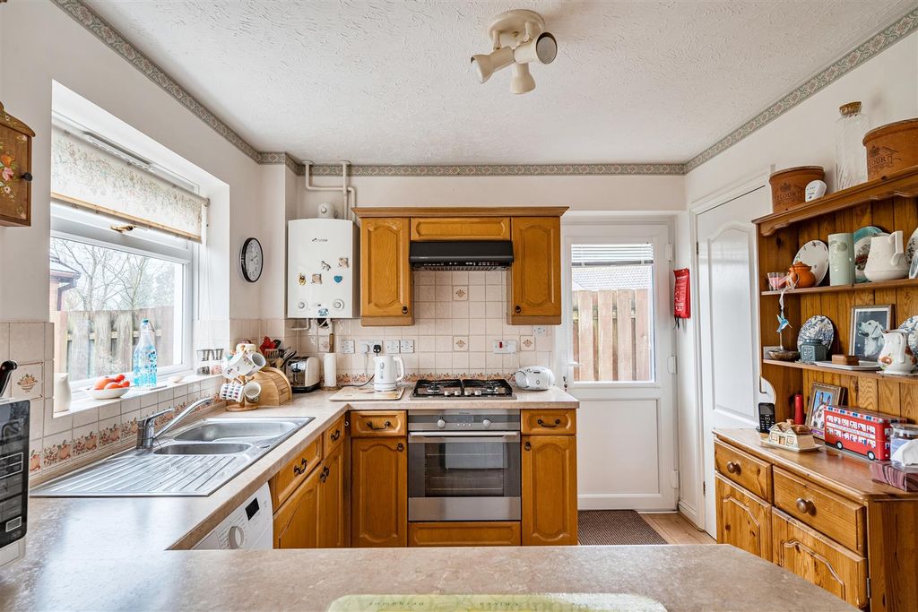 Property photo 2 of 15 Kitchen