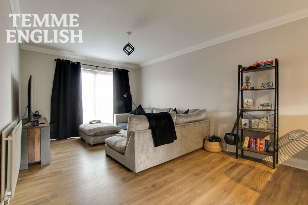 Property photo 3 of 18