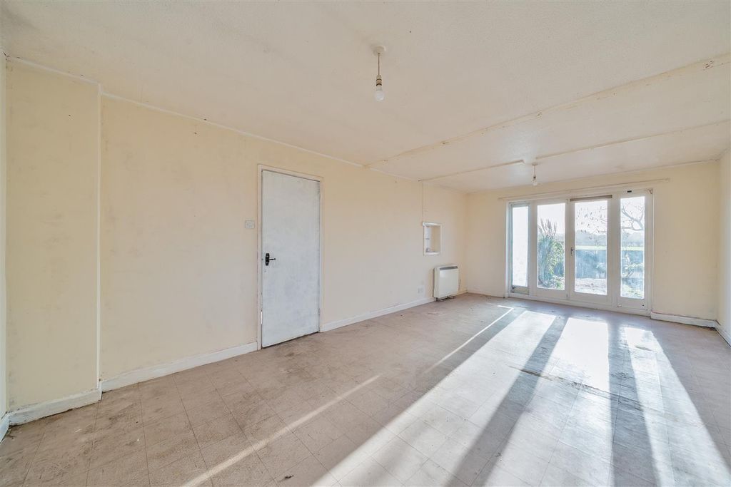 Property photo 2 of 14 Living Room