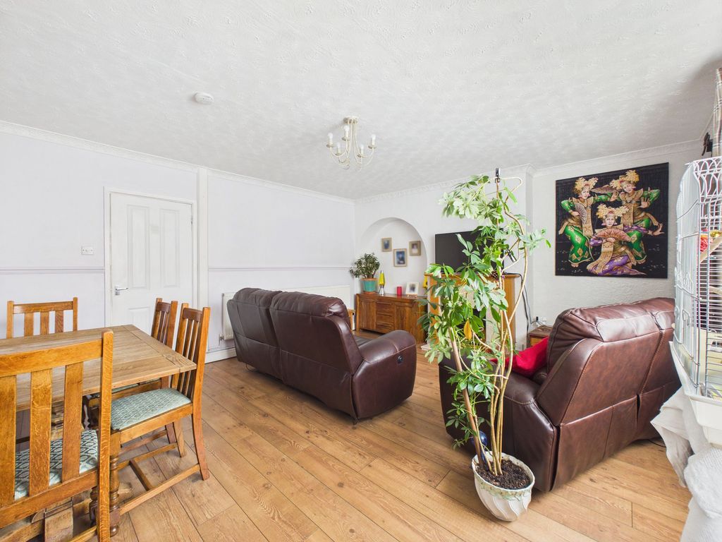 Property photo 3 of 15 Lounge/Dining Room