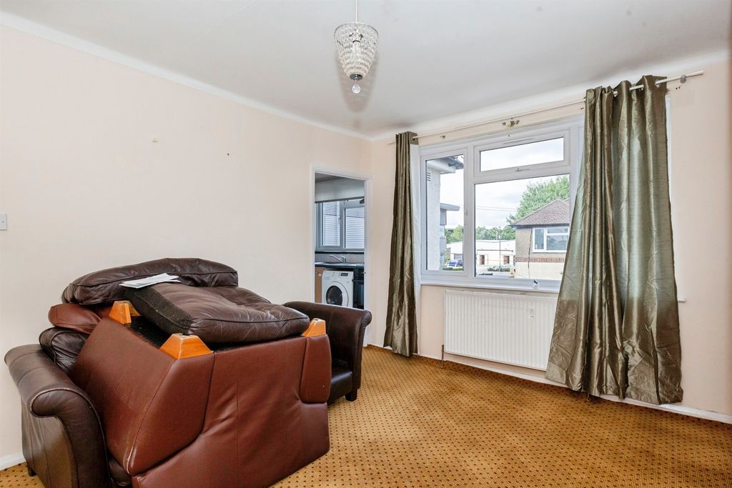 Property photo 2 of 13