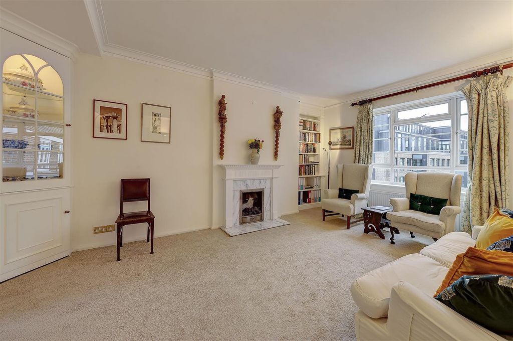 Property photo 2 of 14 41 Westminster Gardens 373608 Rec1.Jpg