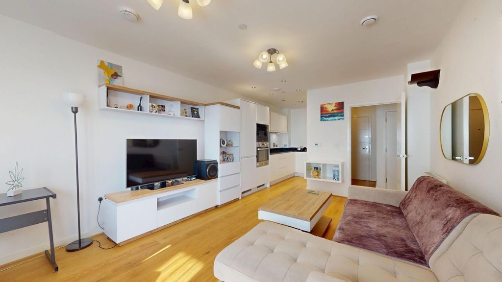 Property photo 2 of 15 Bright Open-Plan Living With Stylish Furniture...