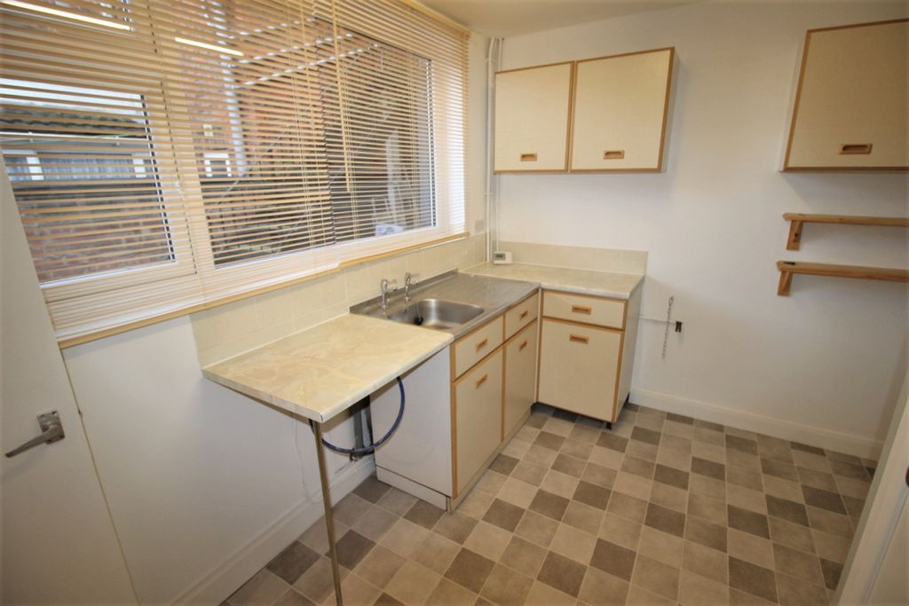 Property photo 3 of 6 Kitchen / Dining Roo