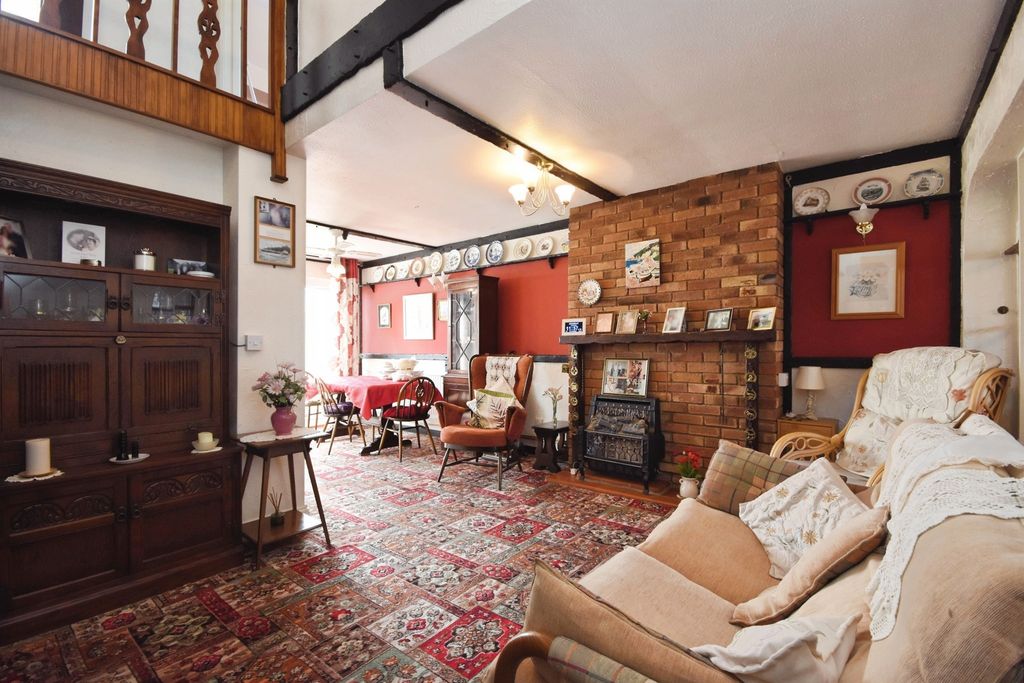 Property photo 3 of 9