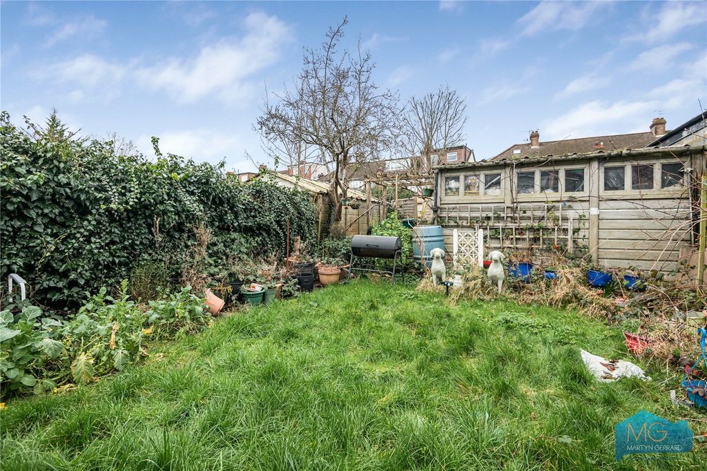 Property photo 2 of 22 Picture No. 12