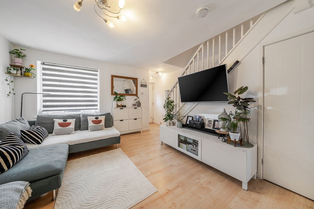 Property photo 1 of 20 Reception