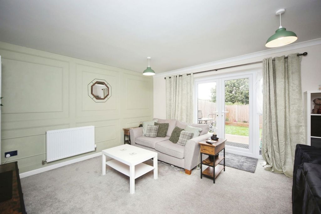 Property photo 2 of 11