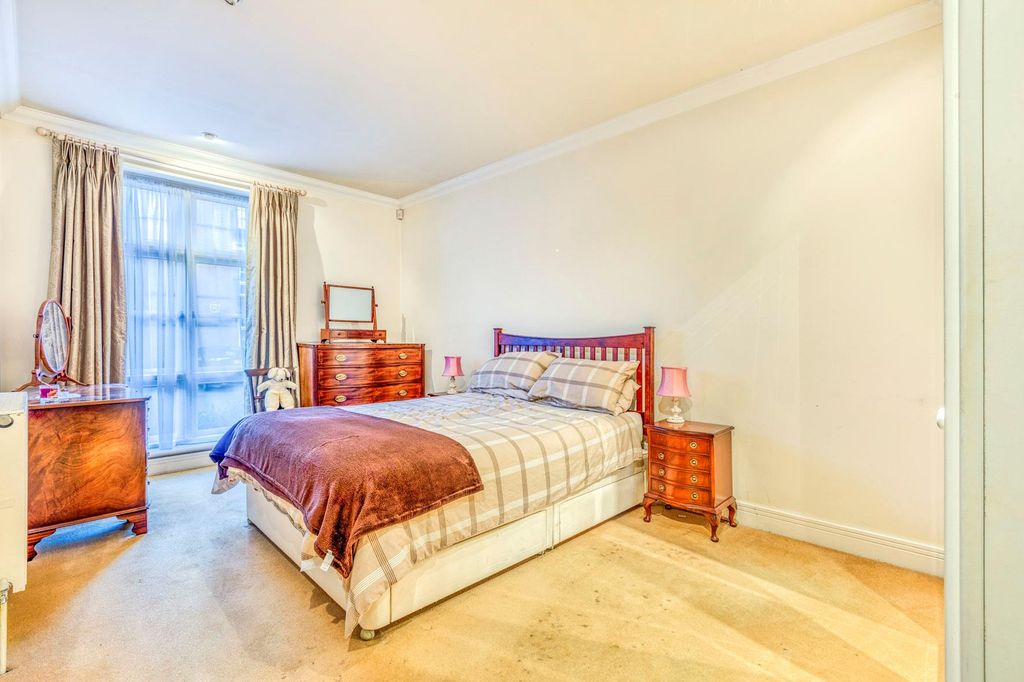 Property photo 2 of 13 Image
